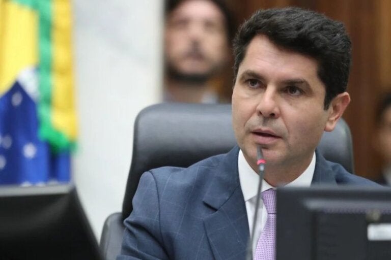 Curi cita Alvaro Dias para Senado mesmo após MDB oficializar outra chapa