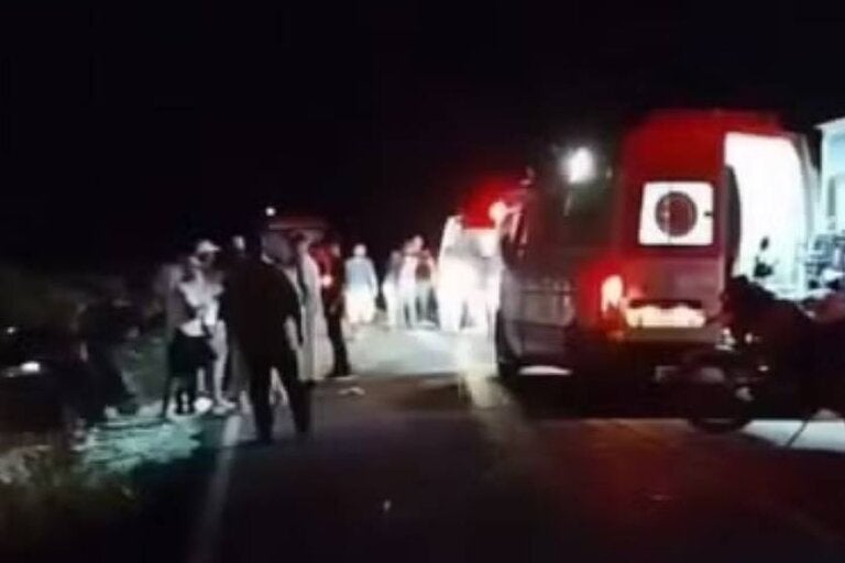 Sete pessoas morrem em colisão frontal entre dois carros na rodovia BA-148
