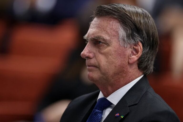 Defesa pede ao STF autorização para cirurgia de Bolsonaro em Brasília
