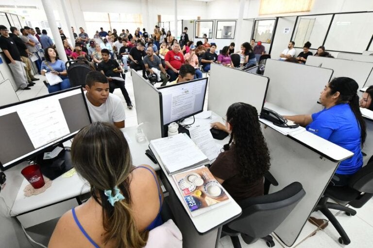 Agência do Trabalhador retoma atendimento com 284 vagas de emprego em Umuarama