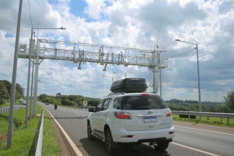Pedágio eletrônico começa a ser cobrado em maio em rodovias do PR; confira valores