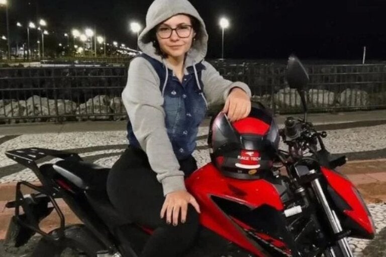 Suspeita de racha termina em morte de jovem que voltava do trabalho e revolta familiares