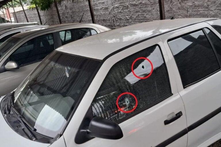 Ataque a tiros danifica carros em revenda localizada em Umuarama