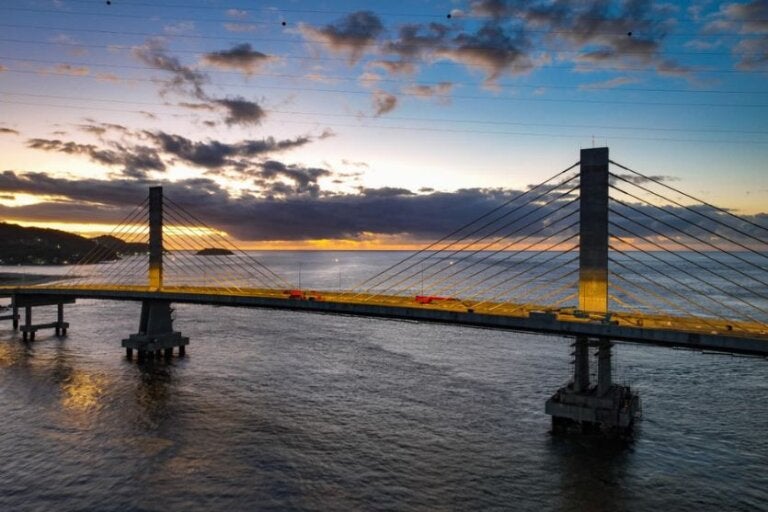 Ponte de Guaratuba será liberada para veículos no domingo após maratona