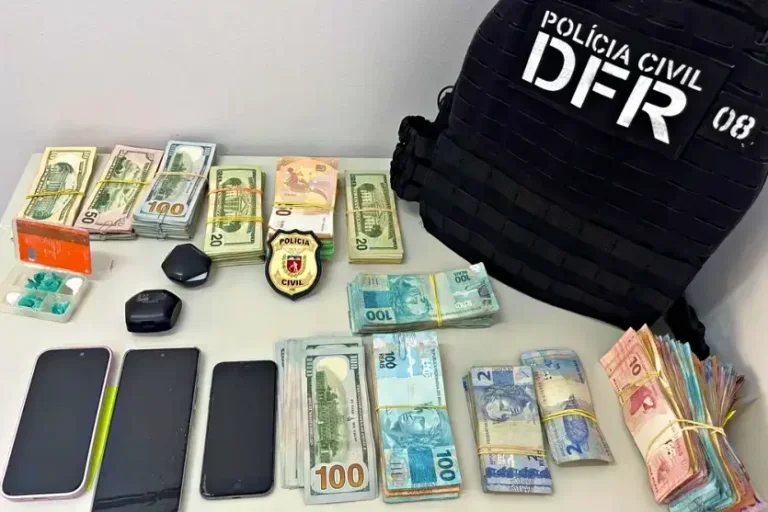 Paraná: Funcionário furta dólares do patrão e gasta com bebida, Tigrinho e prostitutas