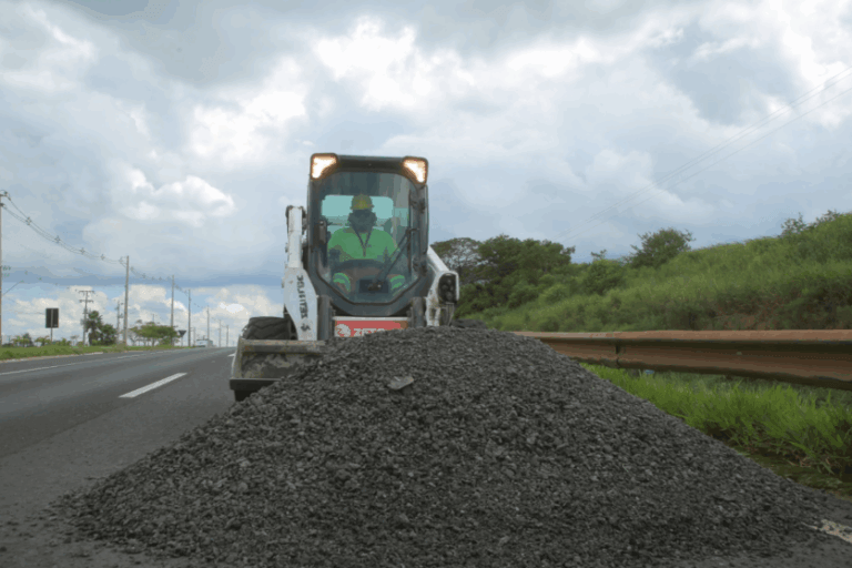 Trechos da PR-323 têm obras e interdições em Umuarama e região nesta quarta-feira