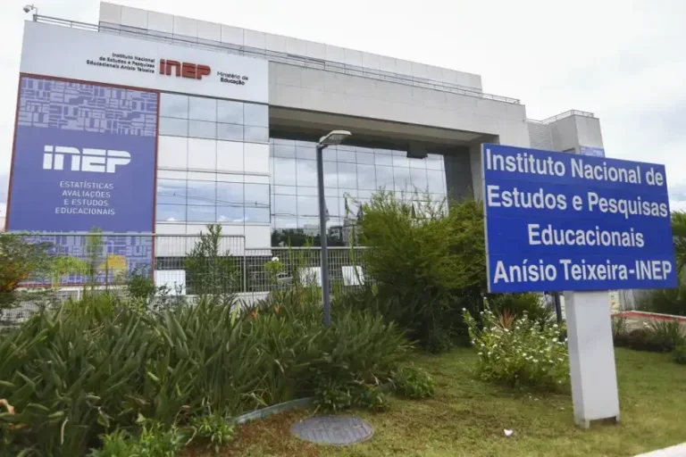 MEC prorroga prazo para solicitar isenção na taxa de inscrição do Enem 2026