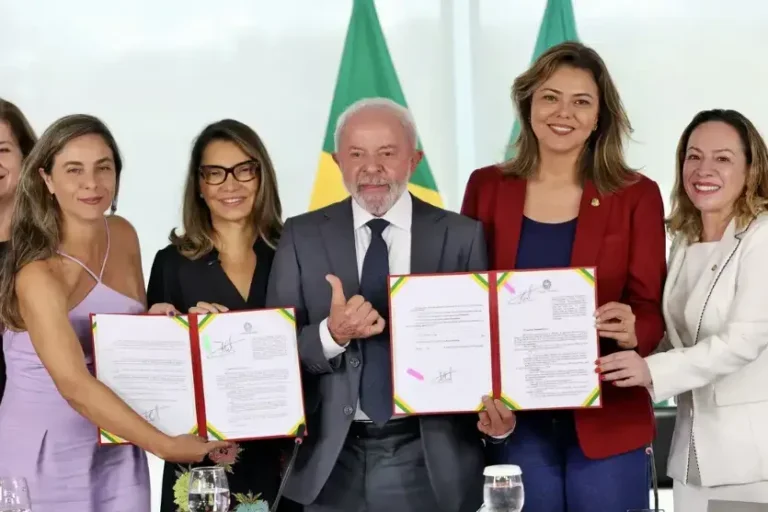 Lula sanciona lei que prevê tornozeleira eletrônica para agressores de mulheres