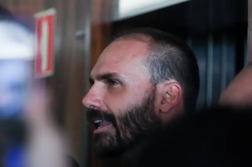 Eduardo Bolsonaro falta em interrogatório no STF sobre tarifaço dos EUA contra Brasil