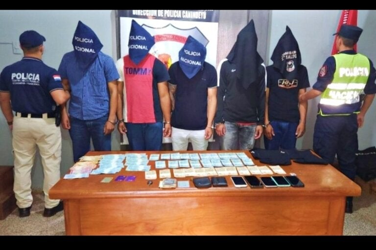 Cinco moradores de Altônia são flagrados com notas falsas em Saltos del Guairá, no Paraguai