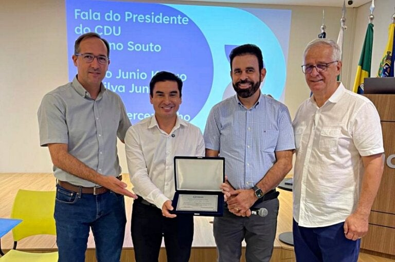 Juninho transmite presidência do Paraná Produtivo a Sérgio Vercezi Filho