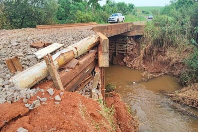 Zona rural de Francisco Alves recebe pacote de obras com estrada asfaltada e pontes novas