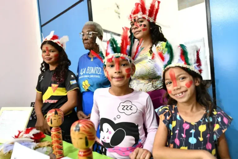 Projeto cultural resgata raízes indígenas com crianças em Umuarama