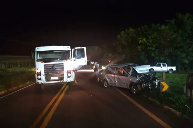 Acidente na PR-239 deixa três pessoas feridas no Paraná