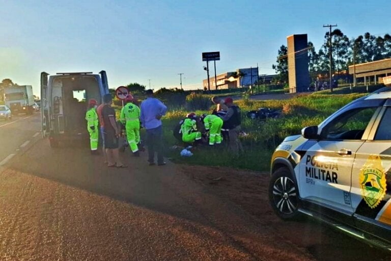 Motociclista fica ferido após colisão na PR-323, entre Umuarama e Cruzeiro do Oeste
