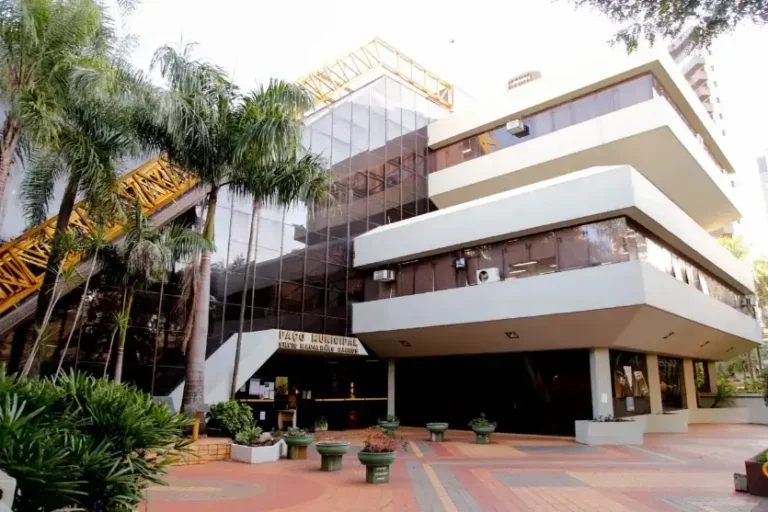 Prefeitura de Maringá abre PSS com 168 vagas e salários de até R$ 6,6 mil