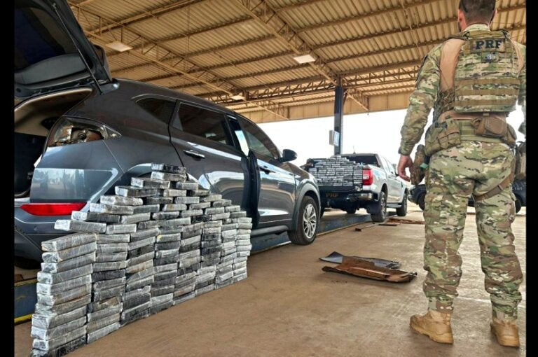PRF apreende 230 quilos de pasta base de cocaína avaliados em R$ 11 milhões