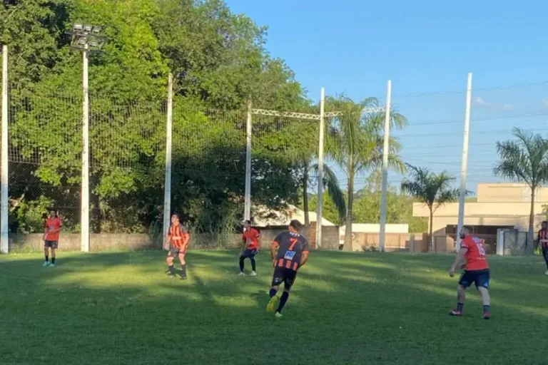 Marcos Restaurante FC segue líder do Ranking de Futebol Suíço em Umuarama