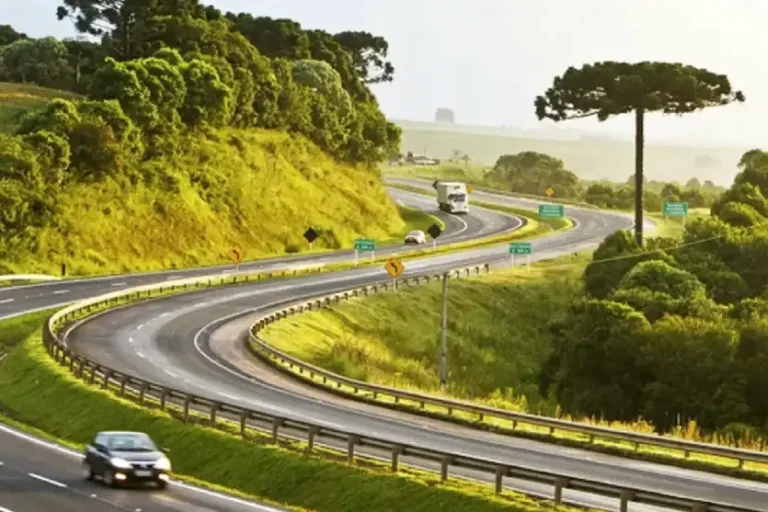 Feriadão registra 122 acidentes e nove mortes nas rodovias federais do Paraná