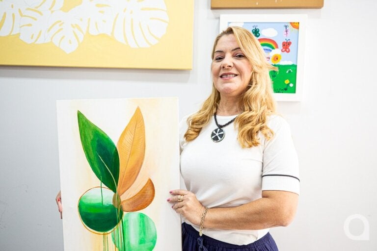 Professora aposentada abre ateliê de arte e transforma sonho antigo em negócio