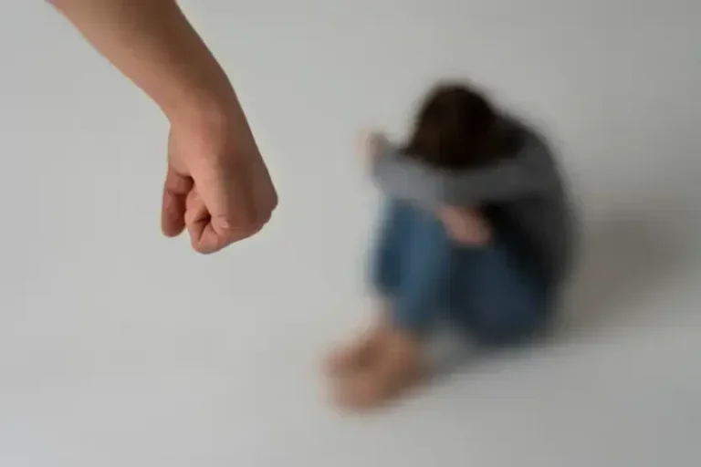 Homem é preso após ameaça e agressão contra mulher em Altônia