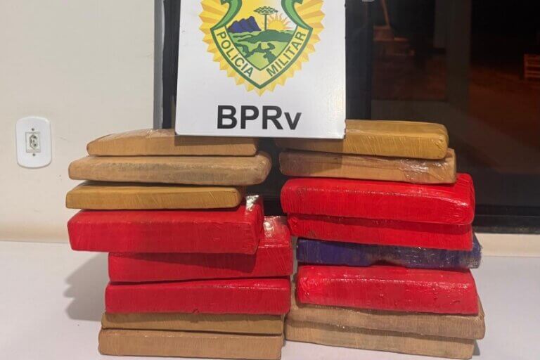 Rotam apreende carro com maconha na PR-323 e prende motorista em Iporã