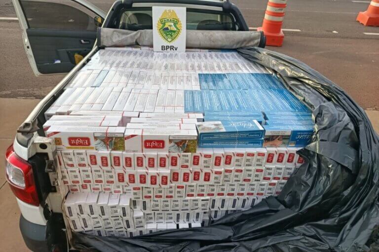 Rotam apreende carro com cigarros contrabandeados na PR-323 em Perobal
