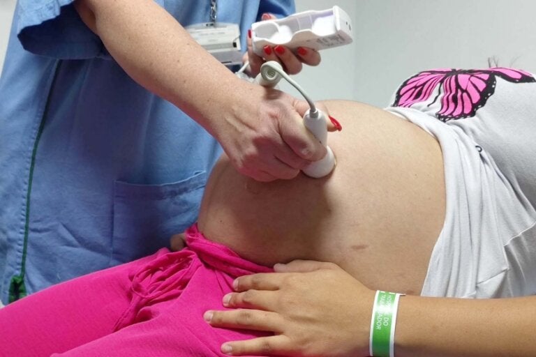 Ultrassom morfológico começa a ser ofertado para todas as gestantes atendidas no Paraná