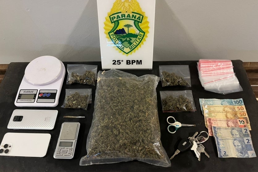 PM apreende maconha em carro usado para delivery de drogas em Umuarama