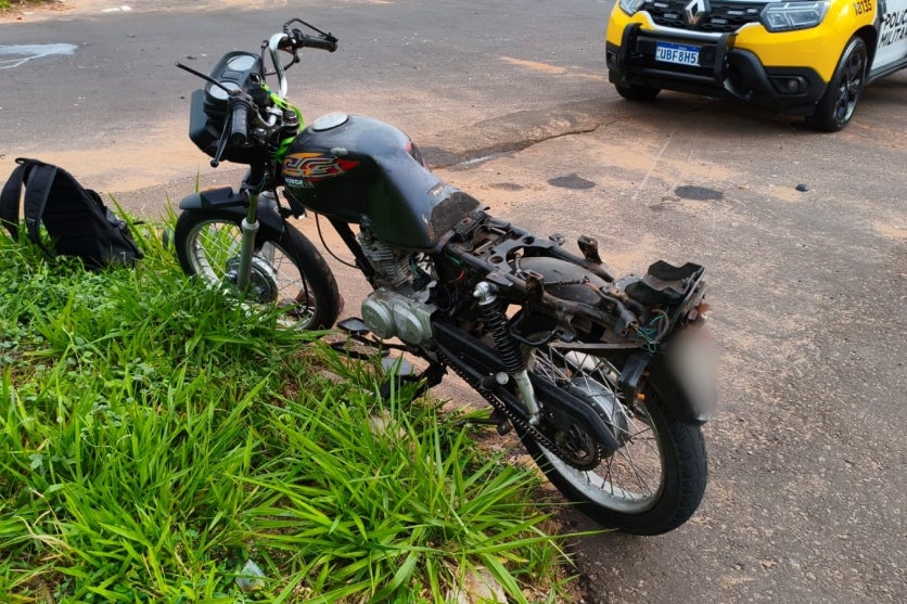 Motociclista fica gravemente ferido após colisão com carro em cruzamento das avenidas Goiânia e Natal