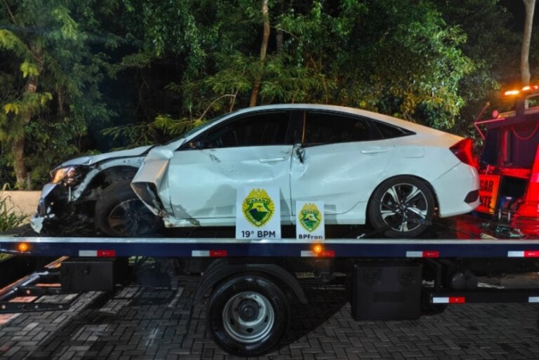 Civic furtado em Umuarama é recuperado após fuga e colisão em Guaíra