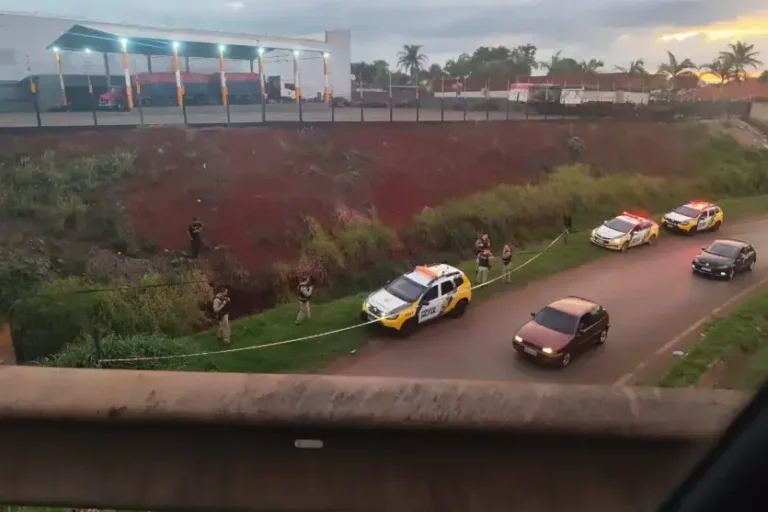 Motociclista é encontrado morto em canaleta na BR-376 em Marialva