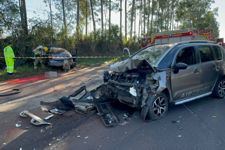 Quatro pessoas ficam feridos em grave colisão na PR-323, entre Umuarama e Cruzeiro do Oeste