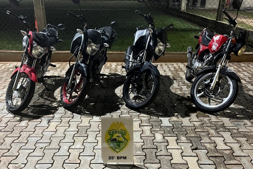 PM apreende quatro motos de adolescentes que estavam empinando no Centro de Umuarama