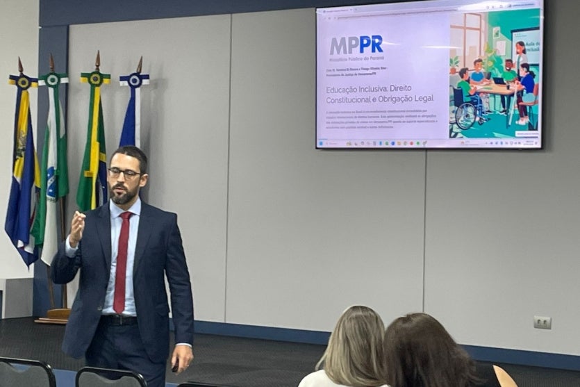 MP reúne colégios particulares para tratar educação especial e uso de celular em Umuarama