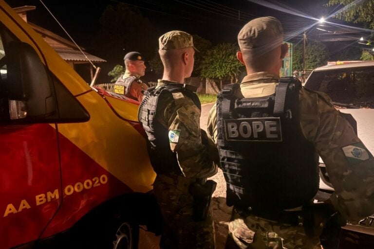 Bope contém homem que ameaçava se incendiar dentro de casa em Alto Piquiri