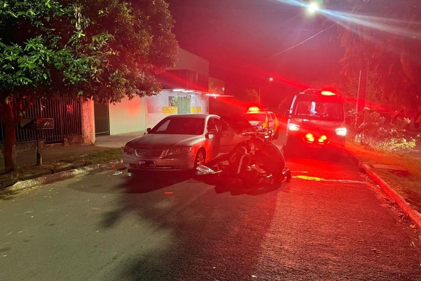 Mulher é baleada após tiros contra carro no Conjunto Sonho Meu, em Umuarama