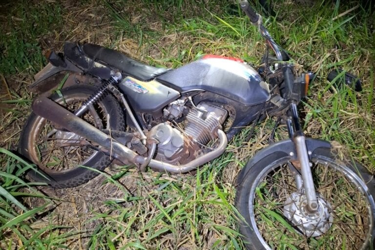 Homem morre após bater moto em canaleta na PR-681, em Alto Piquiri