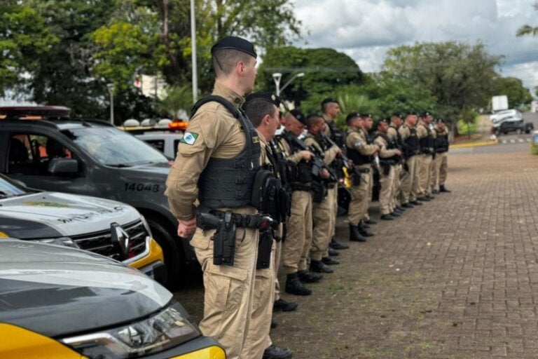 Policiais militares durante o lançamento da Operação Omnis em Cruzeiro do Oeste.