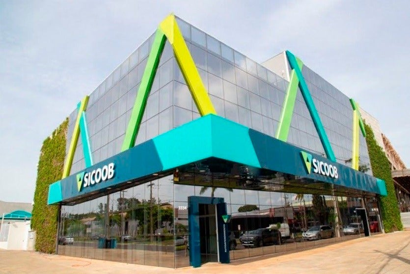 Cashback turbinado Sicoob gera retorno de R$ 49,8 bilhões a seus cooperados