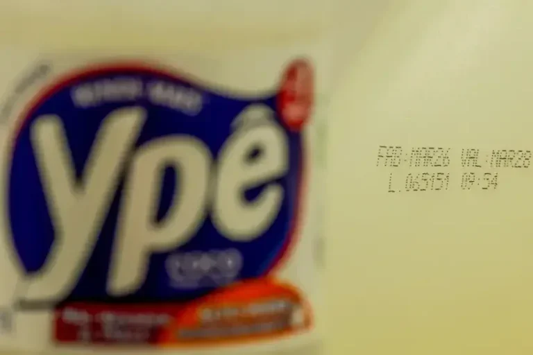 Produto Ypê com destaque para lote 1 na etiqueta.