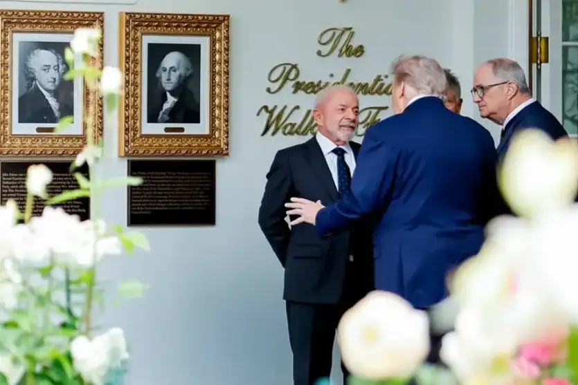 Lula e Trump em reunião na Casa Branca.