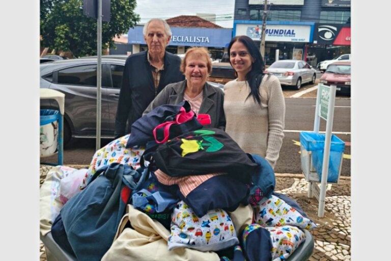Solidariedade: Arteiras de Umuarama entregam 84 kits para bebês na Norospar