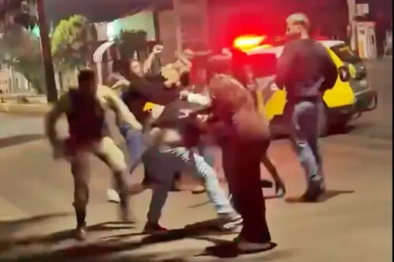 Confusão durante fiscalização termina com cinco presos e policiais feridos; veja o vídeo