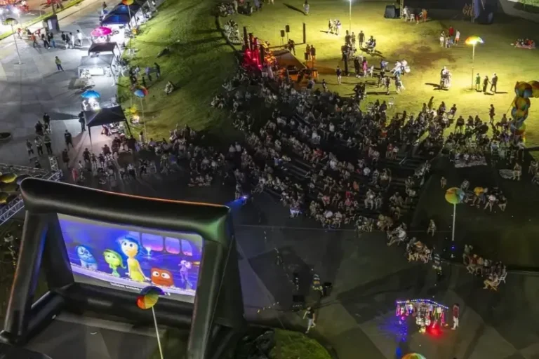 Cinema ao ar livre com acessibilidade terá sessões gratuitas em Rondon