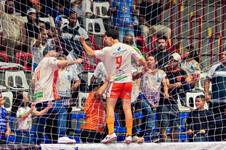 Campeonato Paranaense: Com casa cheia, Noroeste Futsal vence líder do grupo
