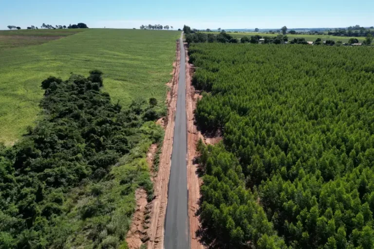 Ratinho Junior inaugura estrada rural de R$ 10,3 milhões em Francisco Alves nesta quinta