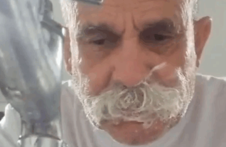Fahur grava vídeo lavando a boca com detergente Ypê e viraliza nas redes; assista