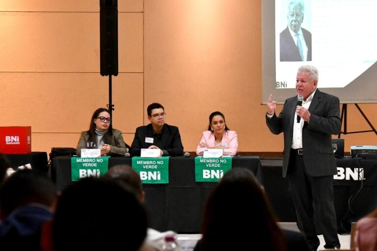 Fernando Scanavaca palestra sobre empreendedorismo na rede BNI Amizade