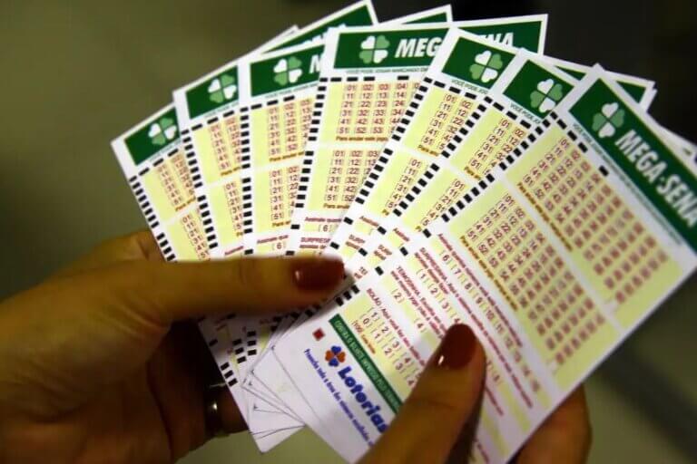 Aposta única em Curitiba leva mais de R$ 127 milhões na Mega-Sena